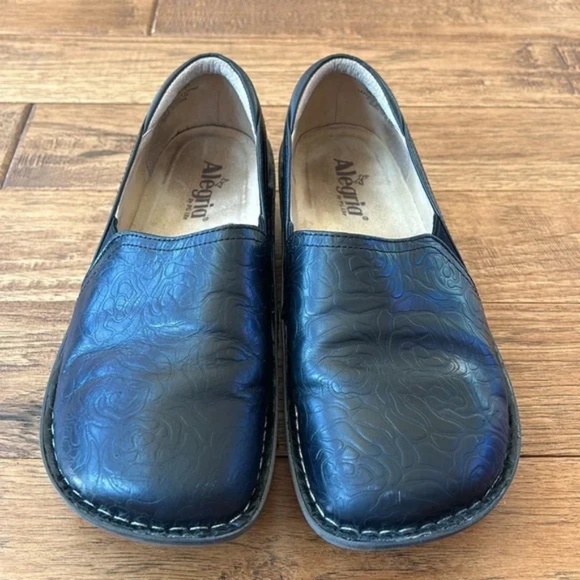Alegria Debra Black Embossed Rose Slip On Comfort Clogs Nursing Shoes Size 41 - Picture 3 of 12